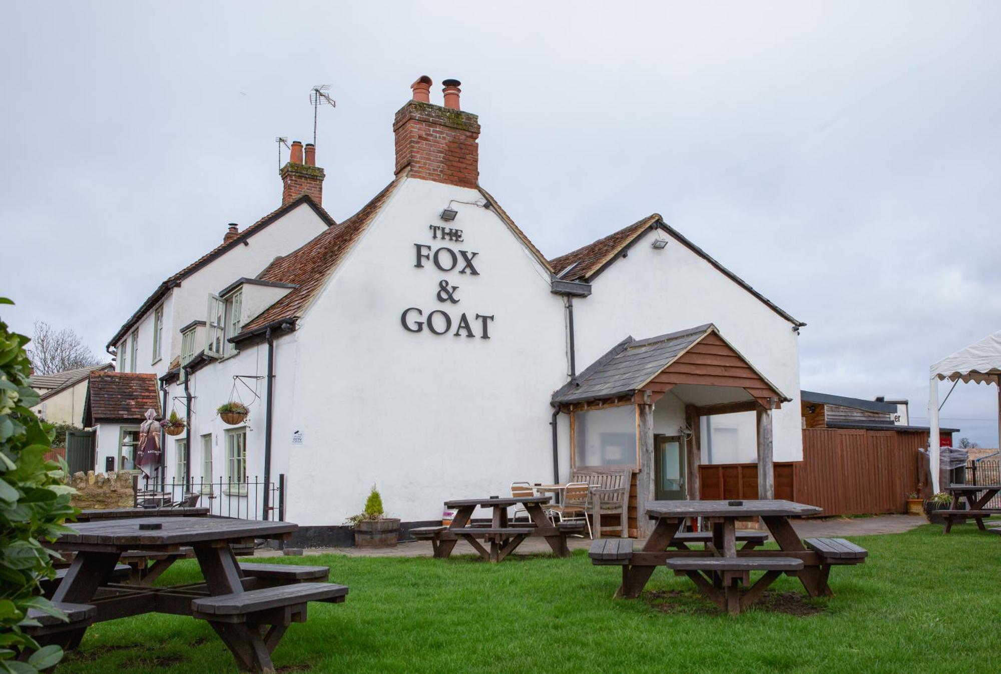 Fox And Goat Hotel Waterstock Ngoại thất bức ảnh